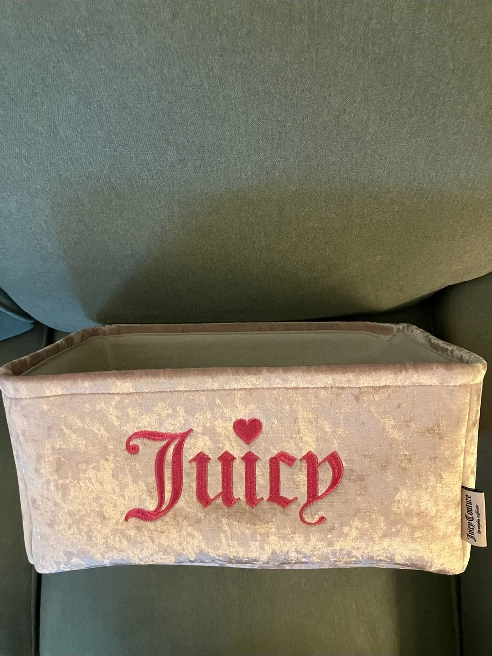 🩷Juicy Couture storage bin medium size pink Juicy dorm storage bin NWT